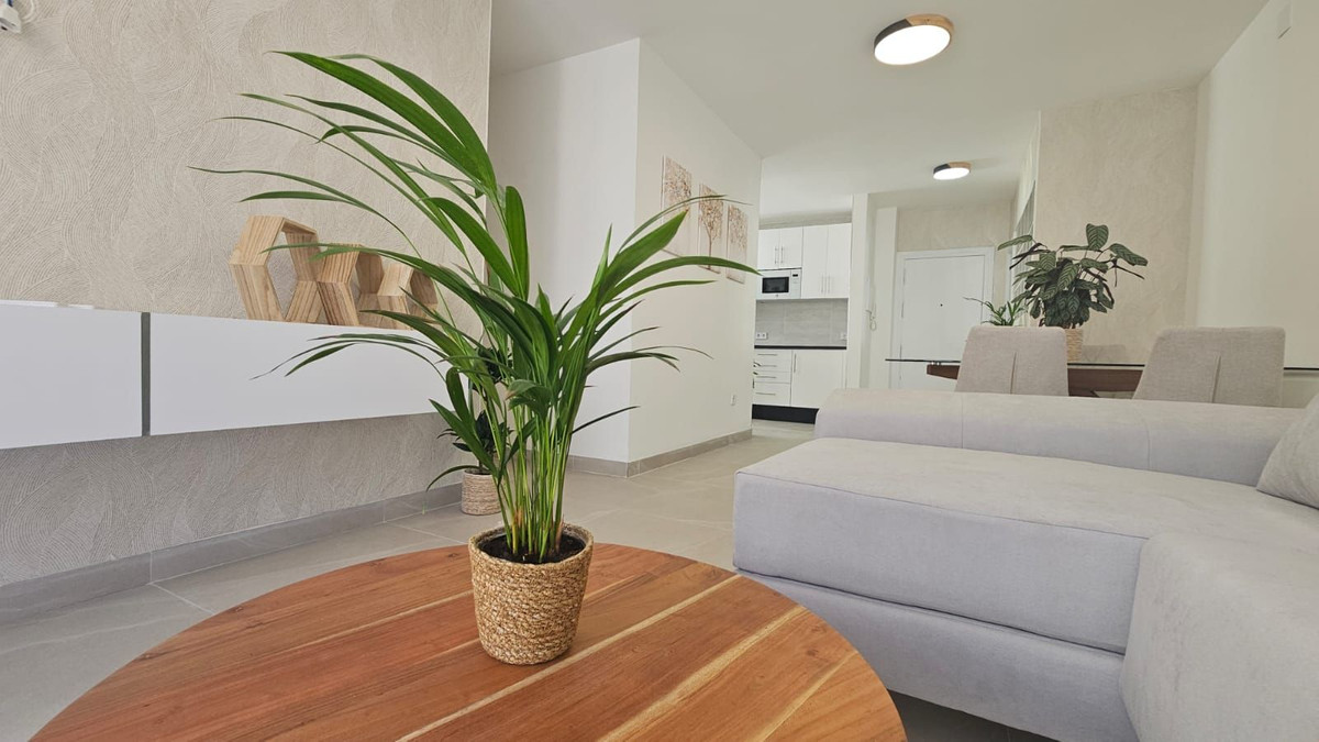 Se vende Apartamento Planta Media de 3 dormitorios en Costa Del Sol, Málaga, España
