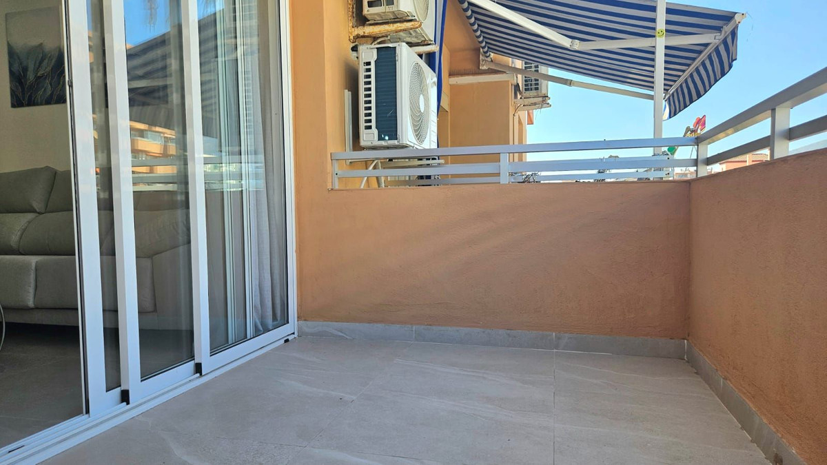 Se vende Apartamento Planta Media de 3 dormitorios en Costa Del Sol, Málaga, España