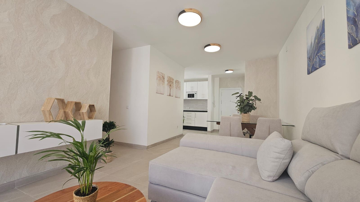Se vende Apartamento Planta Media de 3 dormitorios en Costa Del Sol, Málaga, España