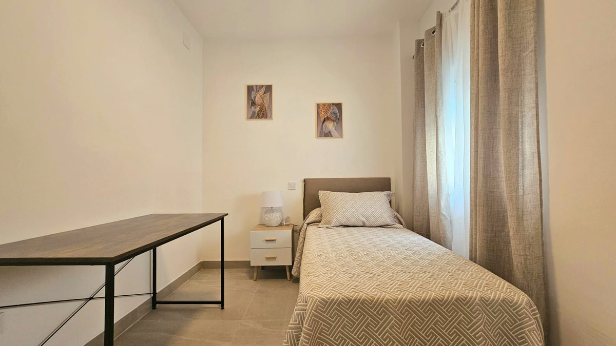 Se vende Apartamento Planta Media de 3 dormitorios en Costa Del Sol, Málaga, España