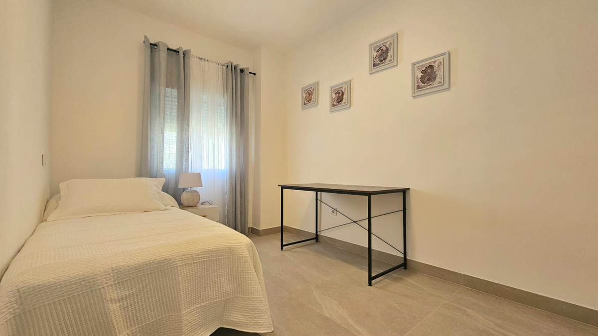 Se vende Apartamento Planta Media de 3 dormitorios en Costa Del Sol, Málaga, España