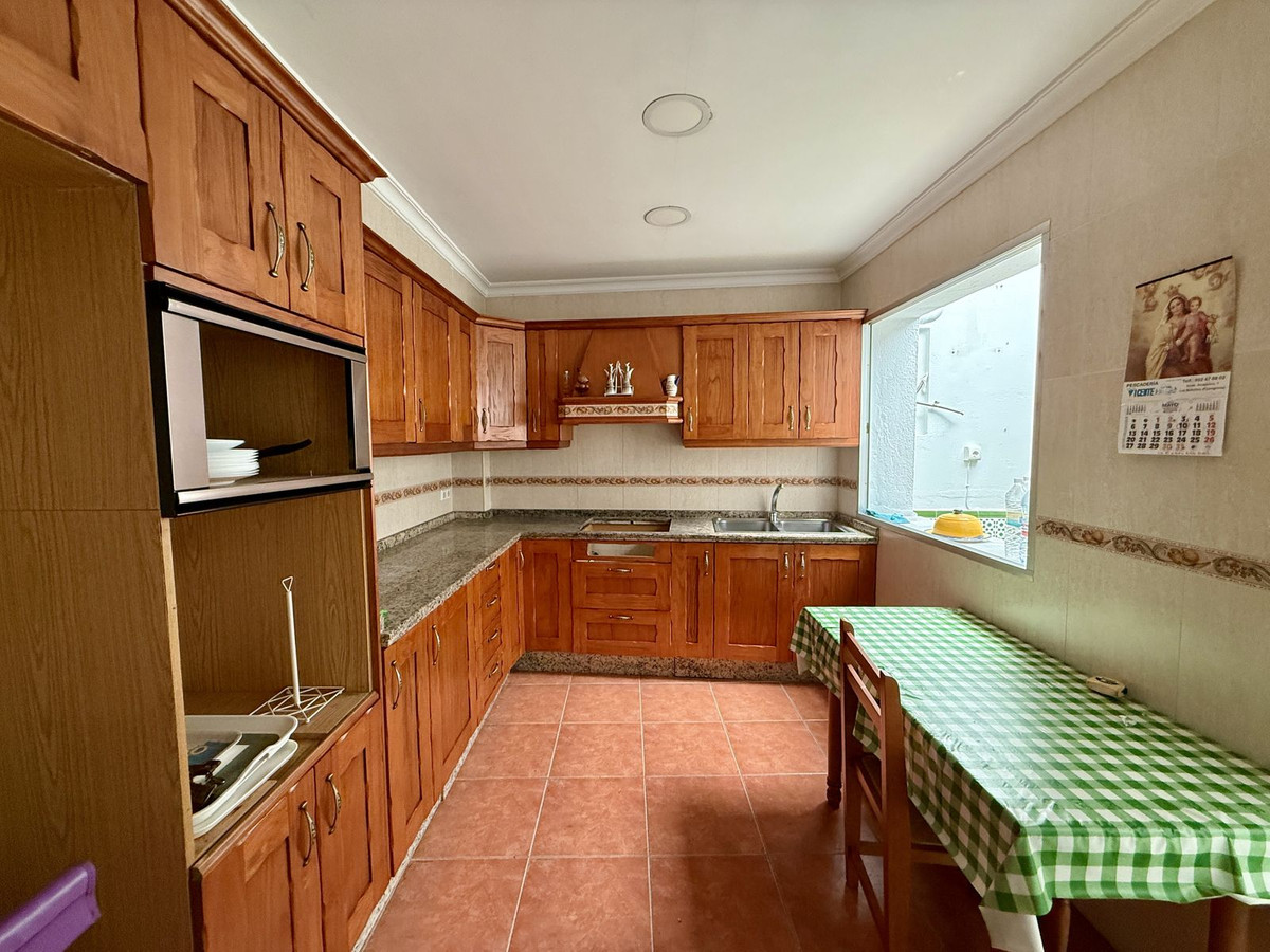 8 Bed Apartment for sale in Los Boliches Costa Del Sol, Málaga, Spain