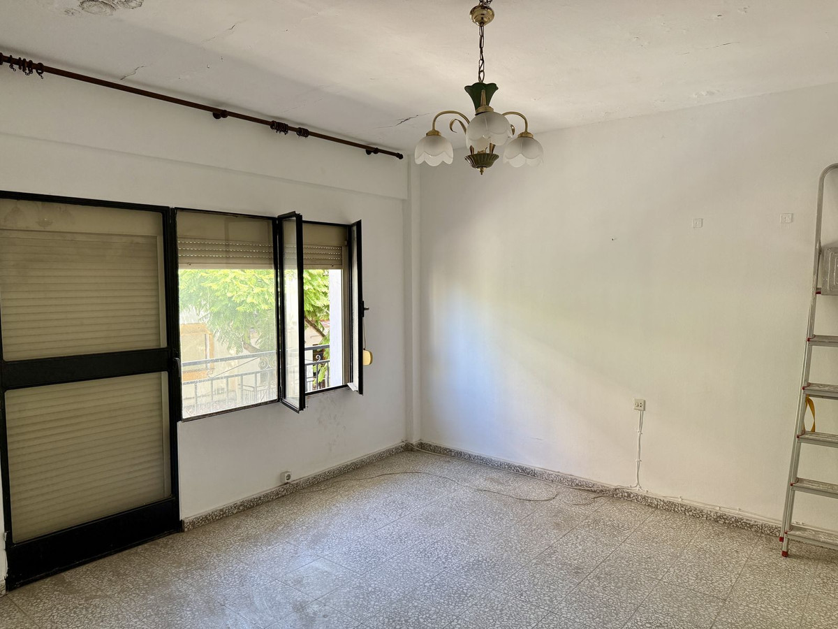 8 Bed Apartment for sale in Los Boliches Costa Del Sol, Málaga, Spain