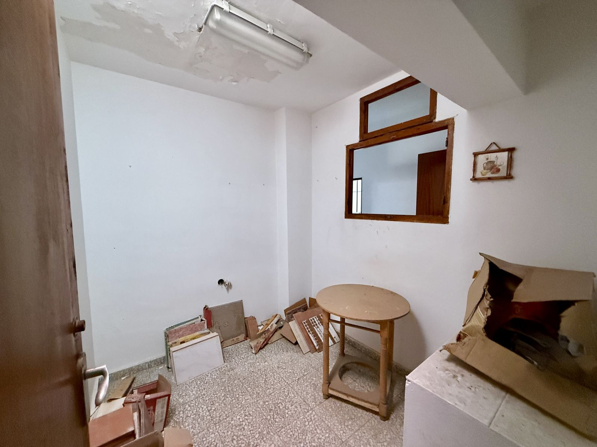 8 Bed Apartment for sale in Los Boliches Costa Del Sol, Málaga, Spain