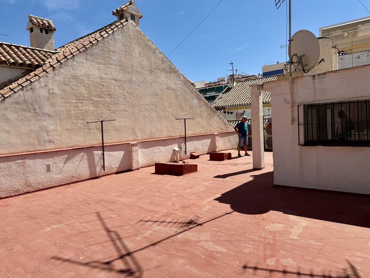 8 Bed Apartment for sale in Los Boliches Costa Del Sol, Málaga, Spain