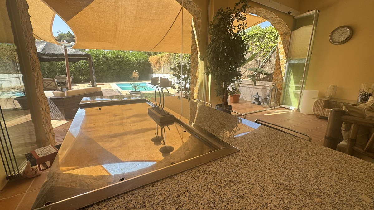 4 Bed Townhouse for sale in Calahonda Costa Del Sol, Málaga, Spain