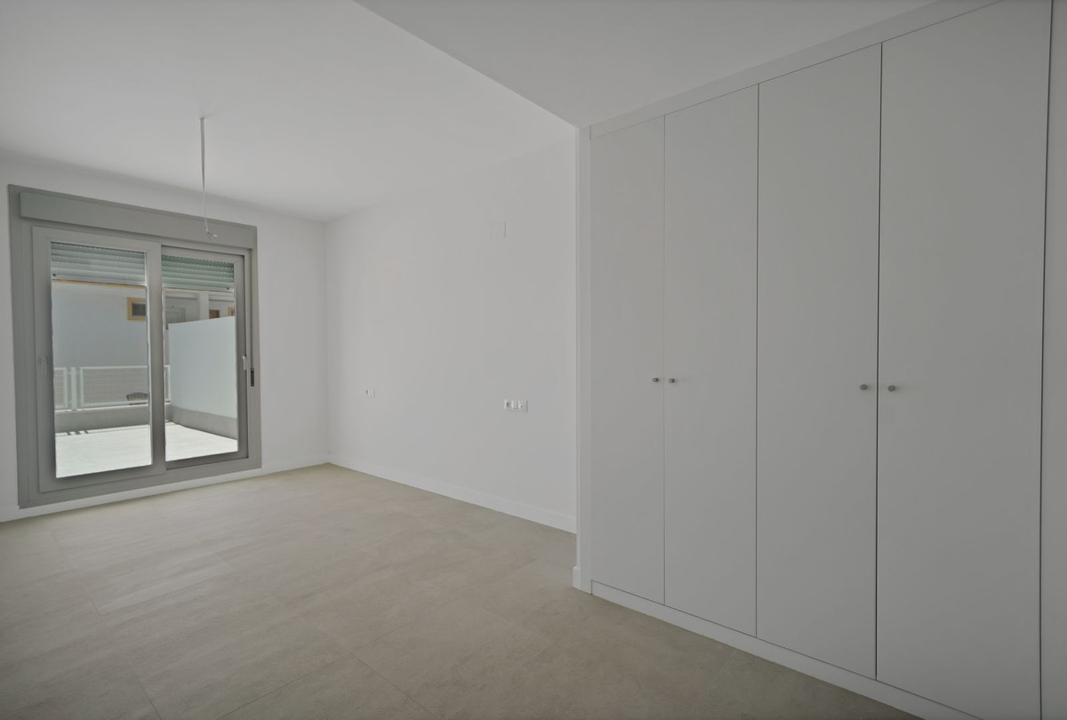 Se vende Apartamento Planta Baja de 2 dormitorios en Costa Del Sol, Málaga, España