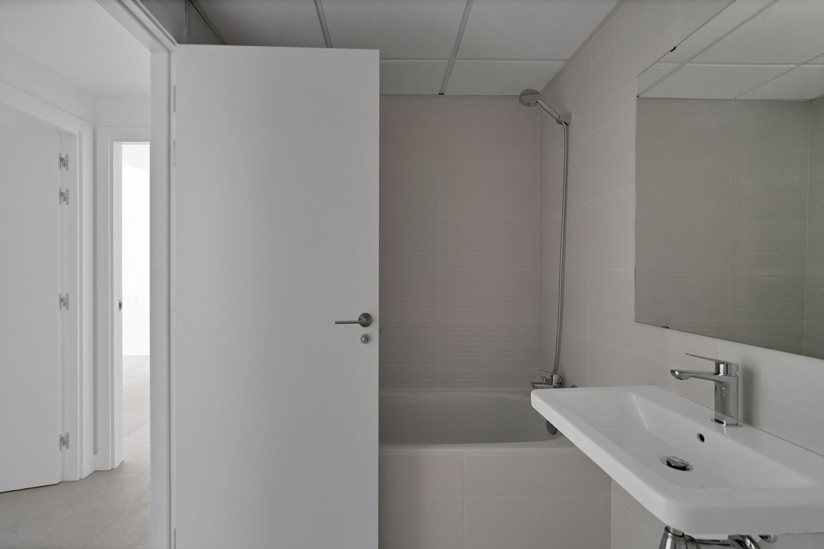 Se vende Apartamento Planta Baja de 2 dormitorios en Costa Del Sol, Málaga, España