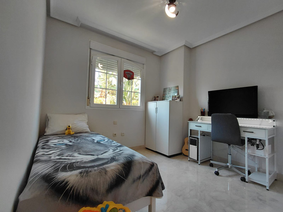 2 Bed Apartment for sale in Nagüeles Costa Del Sol, Málaga, Spain
