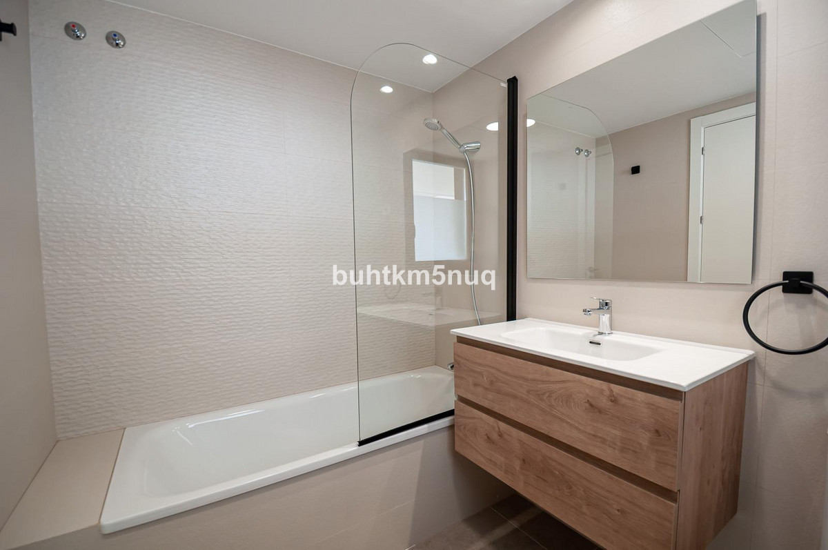 Se vende Apartamento Planta Media de 2 dormitorios en Costa Blanca, Alicante, España