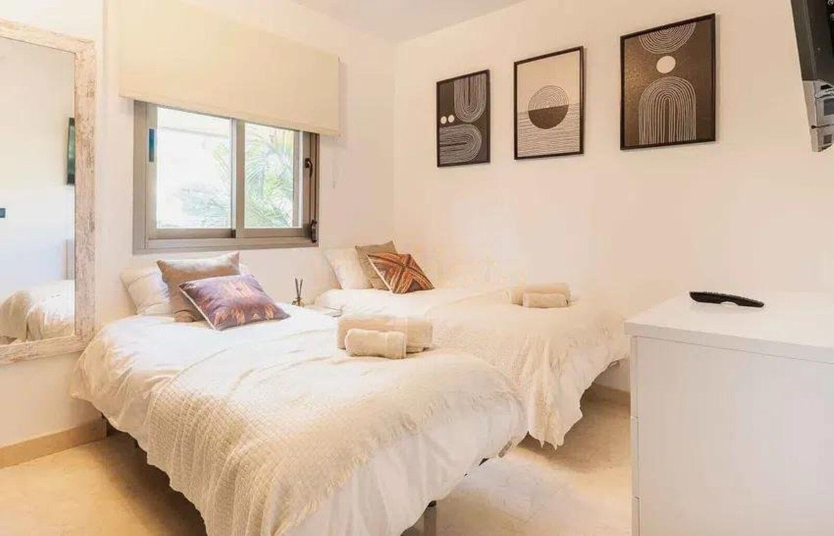 Se vende Apartamento Planta Media de 2 dormitorios en Costa Del Sol, Málaga, España