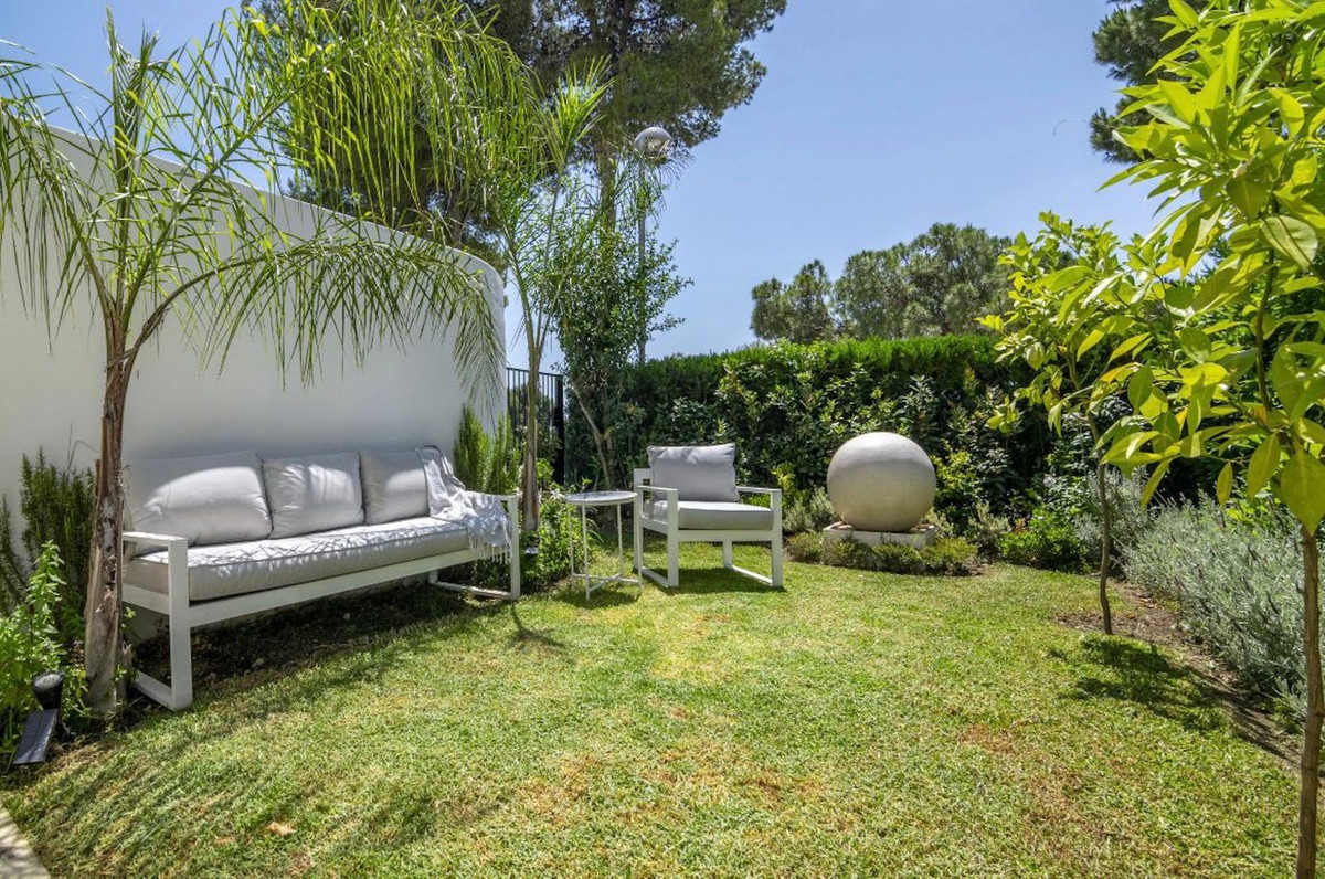 3 Bed Townhouse for sale in Nueva Andalucía Costa Del Sol, Málaga, Spain