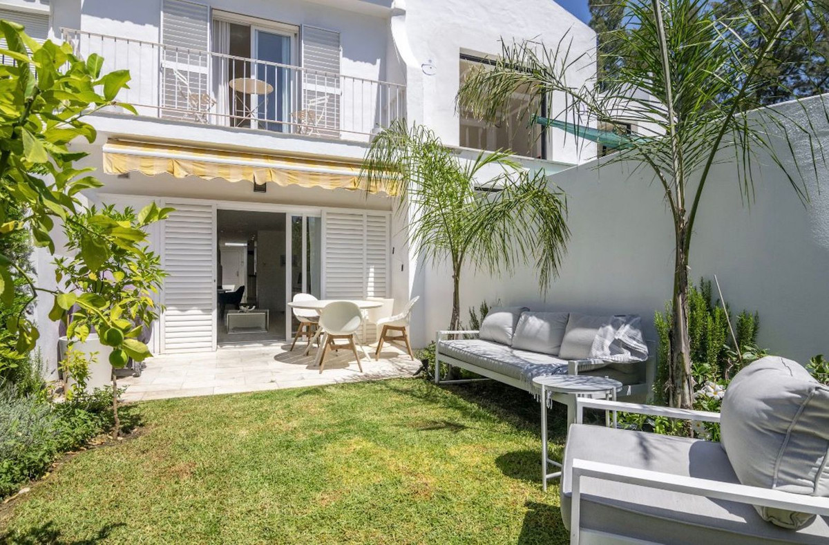 3 Bed Townhouse for sale in Nueva Andalucía Costa Del Sol, Málaga, Spain