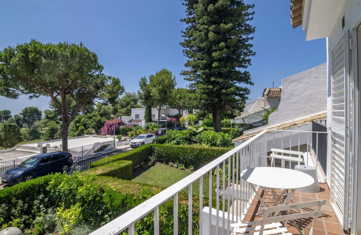 3 Bed Townhouse for sale in Nueva Andalucía Costa Del Sol, Málaga, Spain