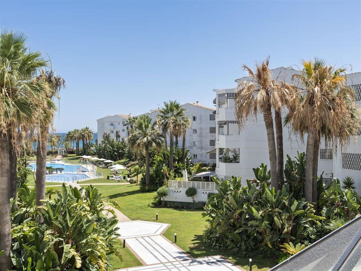 2 Bed Apartment for sale in Puerto Banús Costa Del Sol, Málaga, Spain