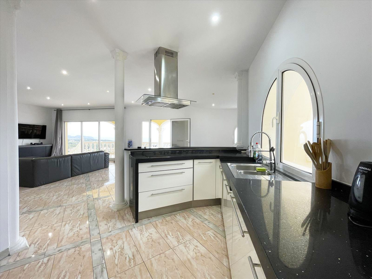 4 Bed Townhouse for sale in Calpe Costa Blanca, Alicante, Spain