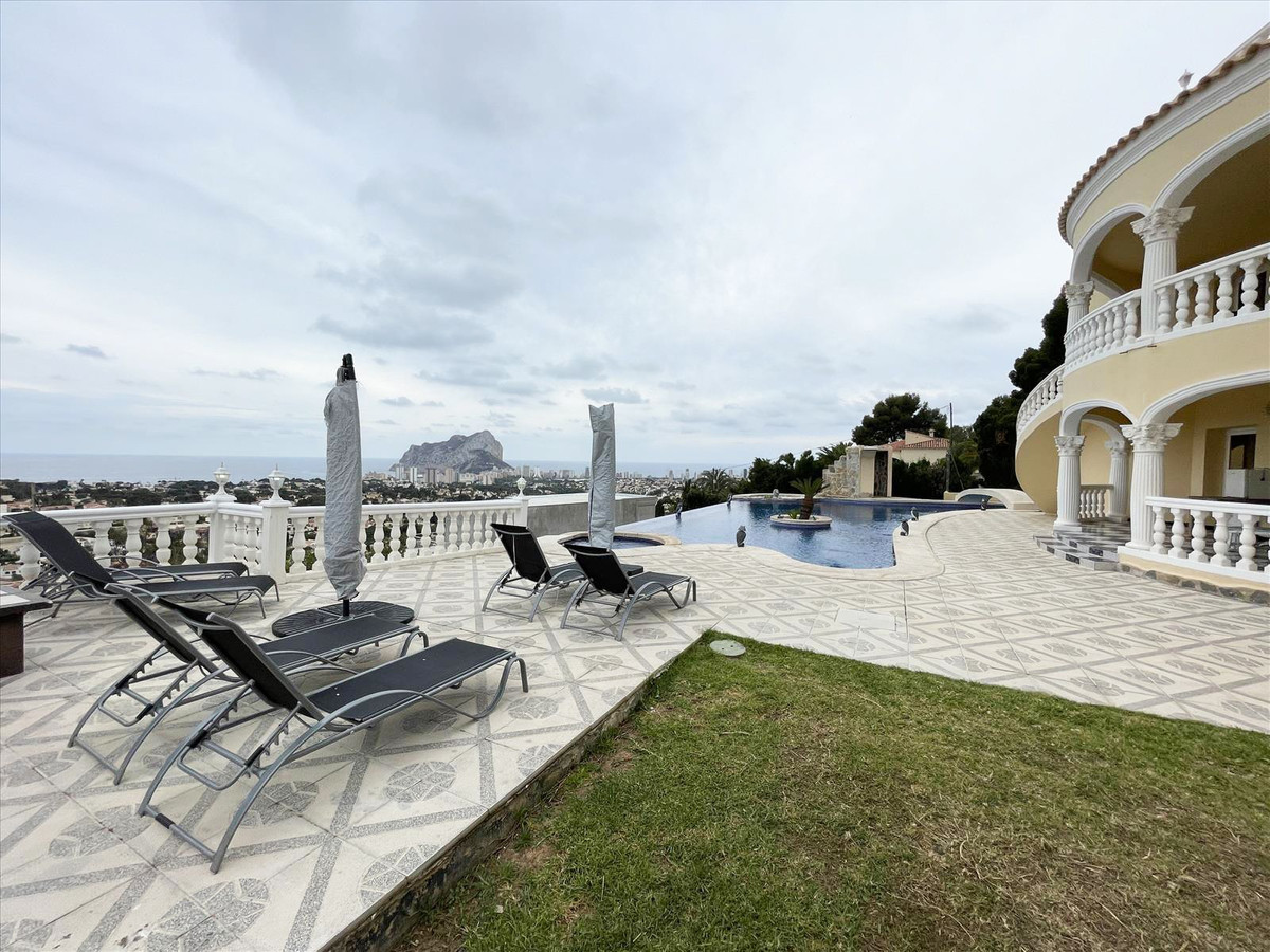 4 Bed Townhouse for sale in Calpe Costa Blanca, Alicante, Spain