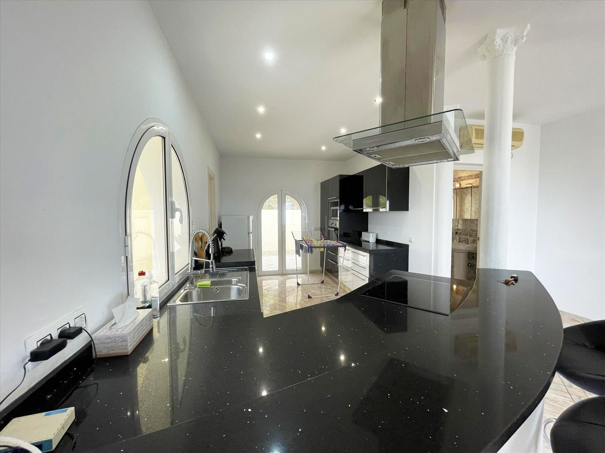 4 Bed Townhouse for sale in Calpe Costa Blanca, Alicante, Spain