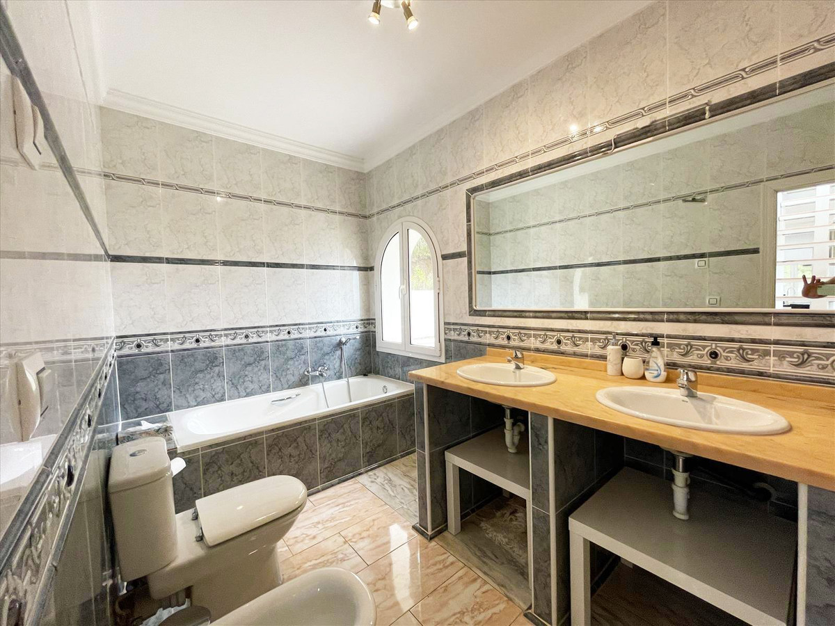 4 Bed Townhouse for sale in Calpe Costa Blanca, Alicante, Spain