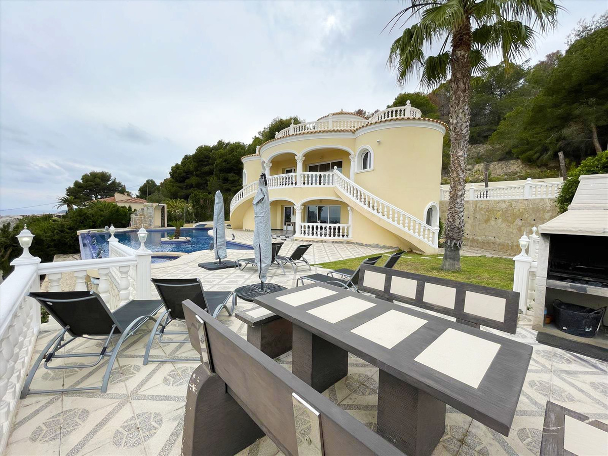 4 Bed Townhouse for sale in Calpe Costa Blanca, Alicante, Spain