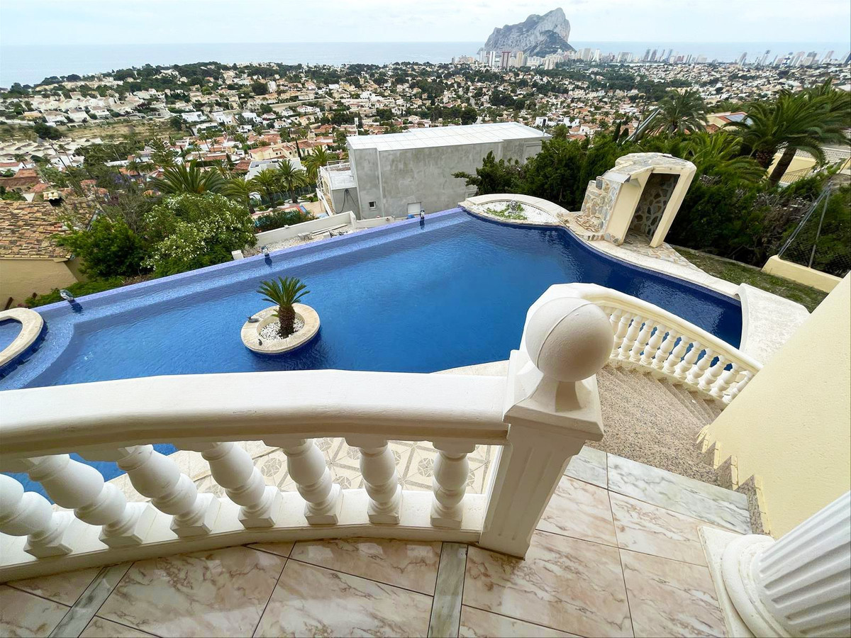 4 Bed Townhouse for sale in Calpe Costa Blanca, Alicante, Spain