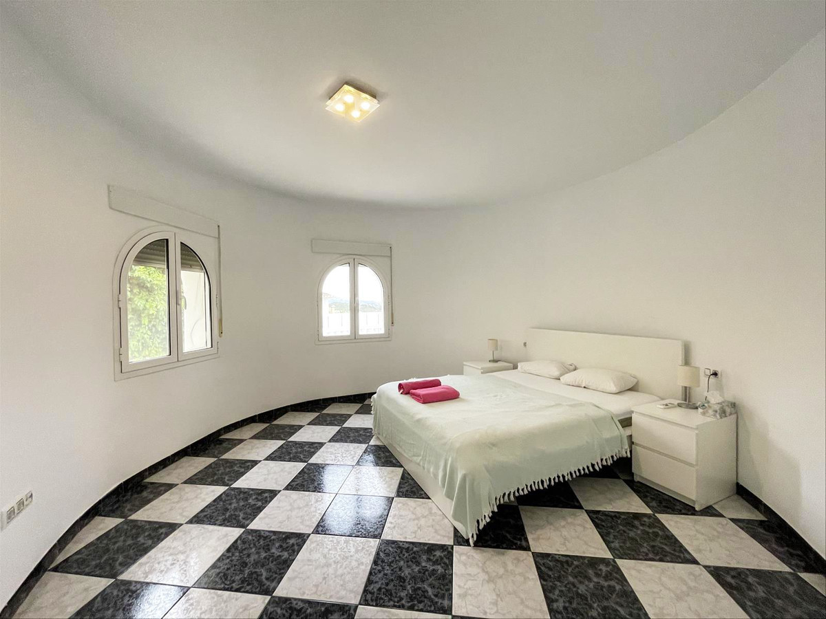 4 Bed Townhouse for sale in Calpe Costa Blanca, Alicante, Spain