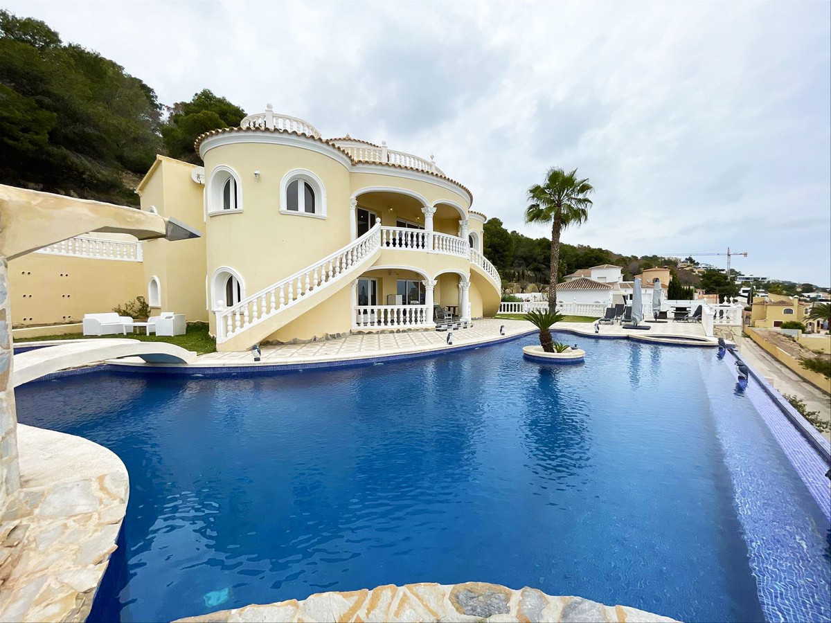 4 Bed Townhouse for sale in Calpe Costa Blanca, Alicante, Spain