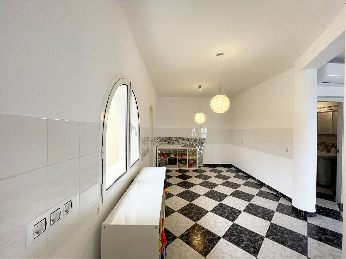 4 Bed Townhouse for sale in Calpe Costa Blanca, Alicante, Spain
