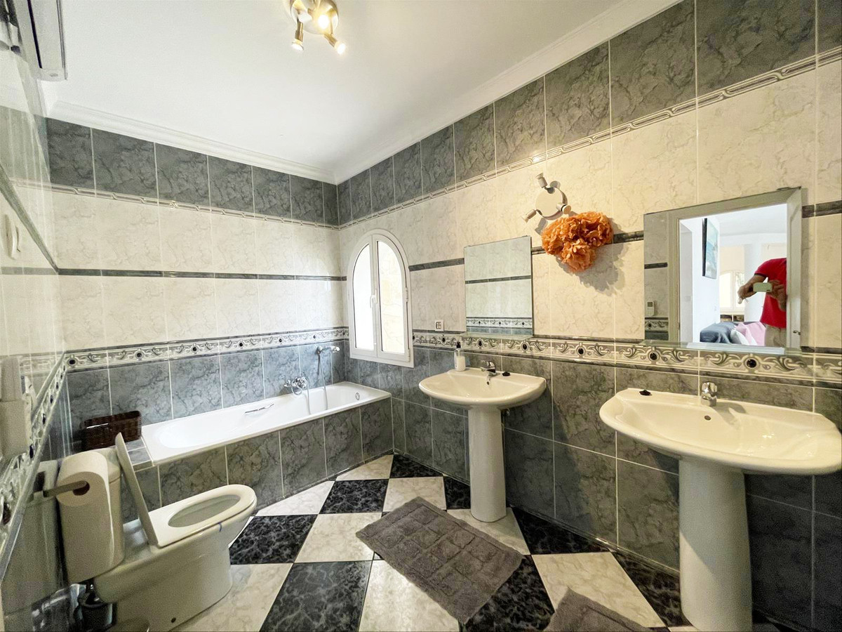 4 Bed Townhouse for sale in Calpe Costa Blanca, Alicante, Spain