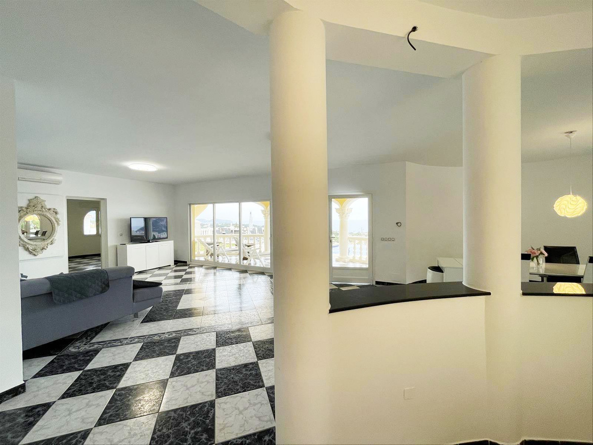 4 Bed Townhouse for sale in Calpe Costa Blanca, Alicante, Spain