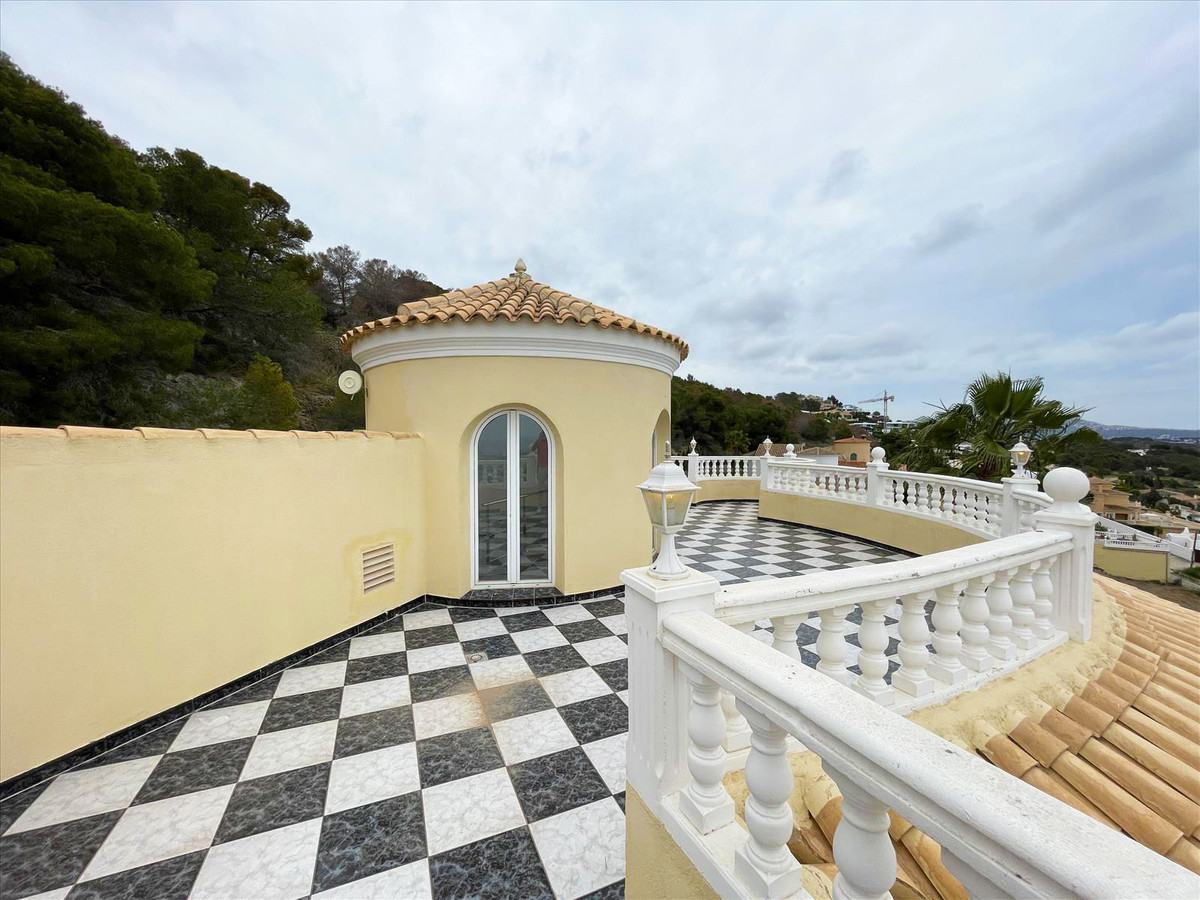 4 Bed Townhouse for sale in Calpe Costa Blanca, Alicante, Spain