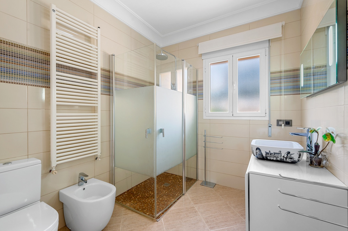 5 Bed Townhouse for sale in Benissa Costa Blanca, Alicante, Spain