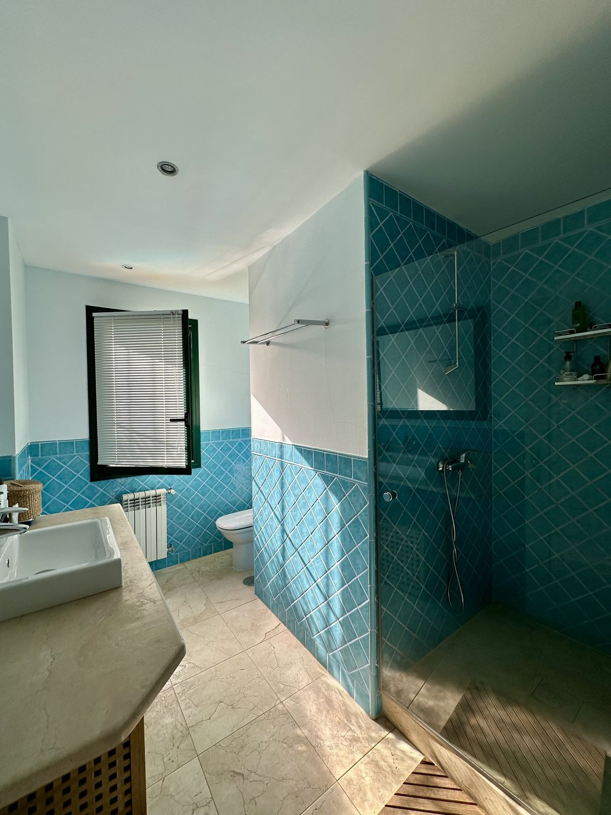 3 Bed Apartment for sale in El Rosario Costa Del Sol, Málaga, Spain