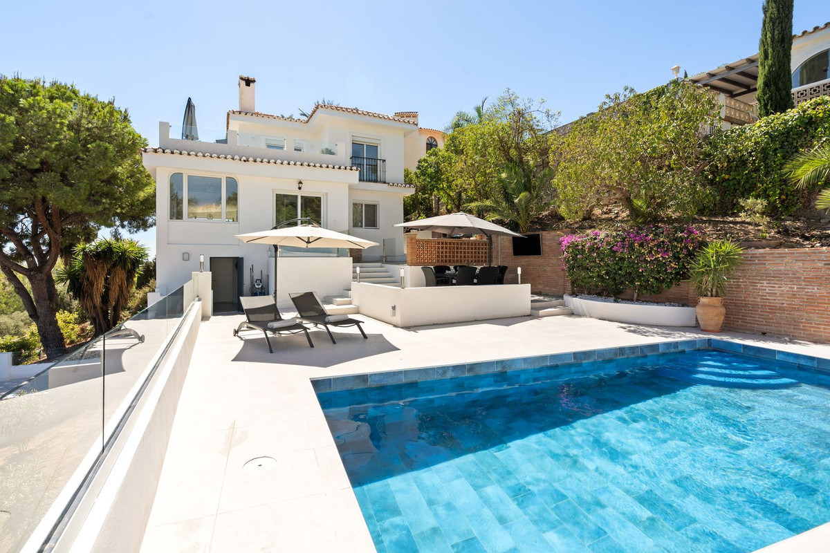 3 Bed Townhouse for sale in Torreblanca Costa Del Sol, Málaga, Spain