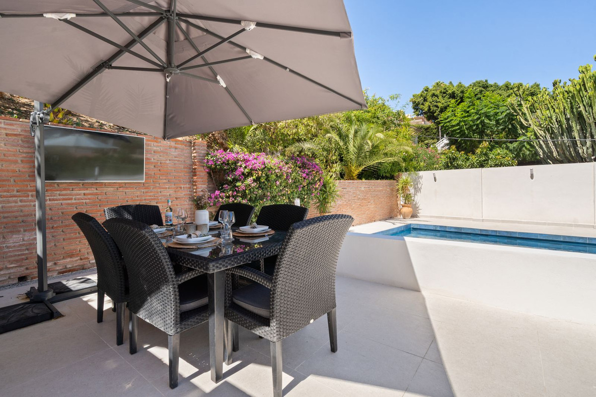 3 Bed Townhouse for sale in Torreblanca Costa Del Sol, Málaga, Spain