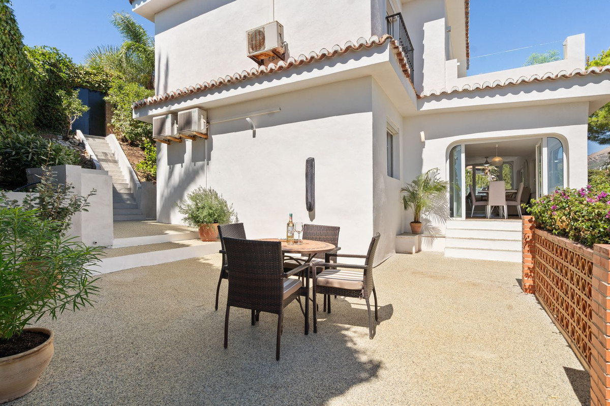 3 Bed Townhouse for sale in Torreblanca Costa Del Sol, Málaga, Spain