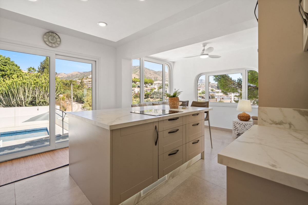 3 Bed Townhouse for sale in Torreblanca Costa Del Sol, Málaga, Spain