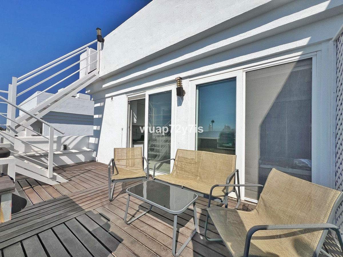 2 Bed Apartment for sale in El Paraiso Costa Del Sol, Málaga, Spain