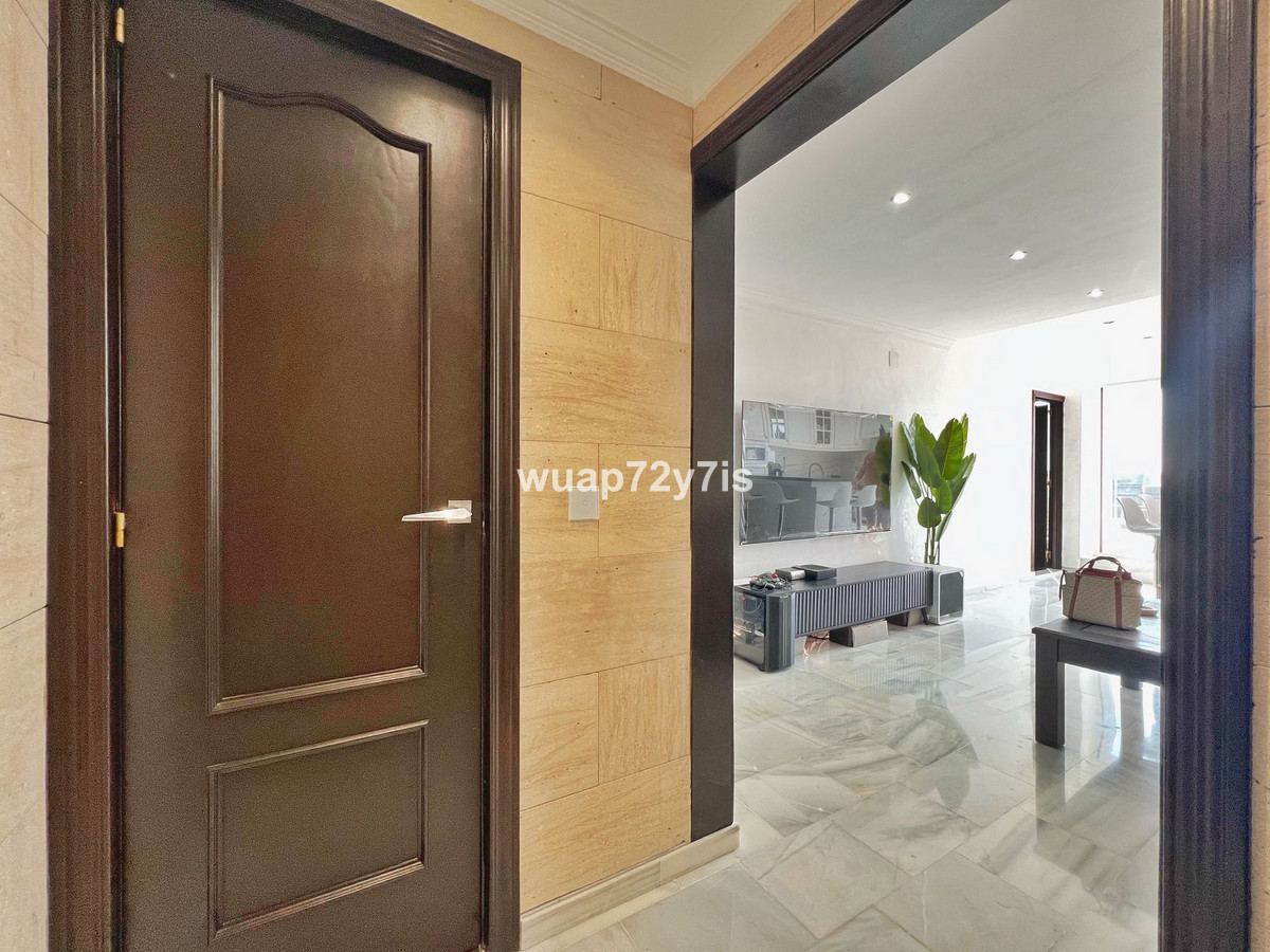 2 Bed Apartment for sale in El Paraiso Costa Del Sol, Málaga, Spain