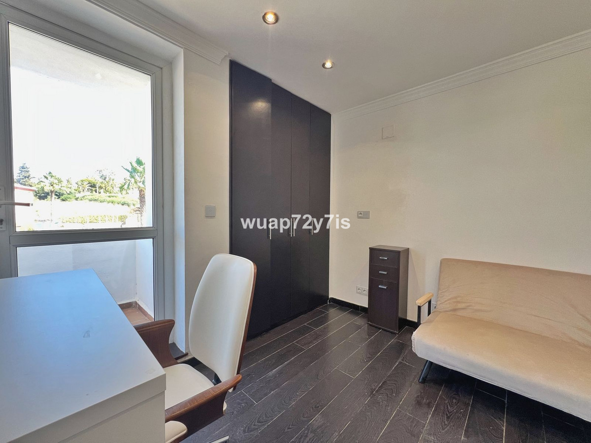 2 Bed Apartment for sale in El Paraiso Costa Del Sol, Málaga, Spain