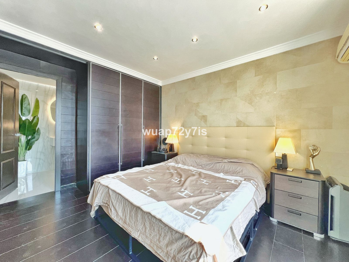 2 Bed Apartment for sale in El Paraiso Costa Del Sol, Málaga, Spain