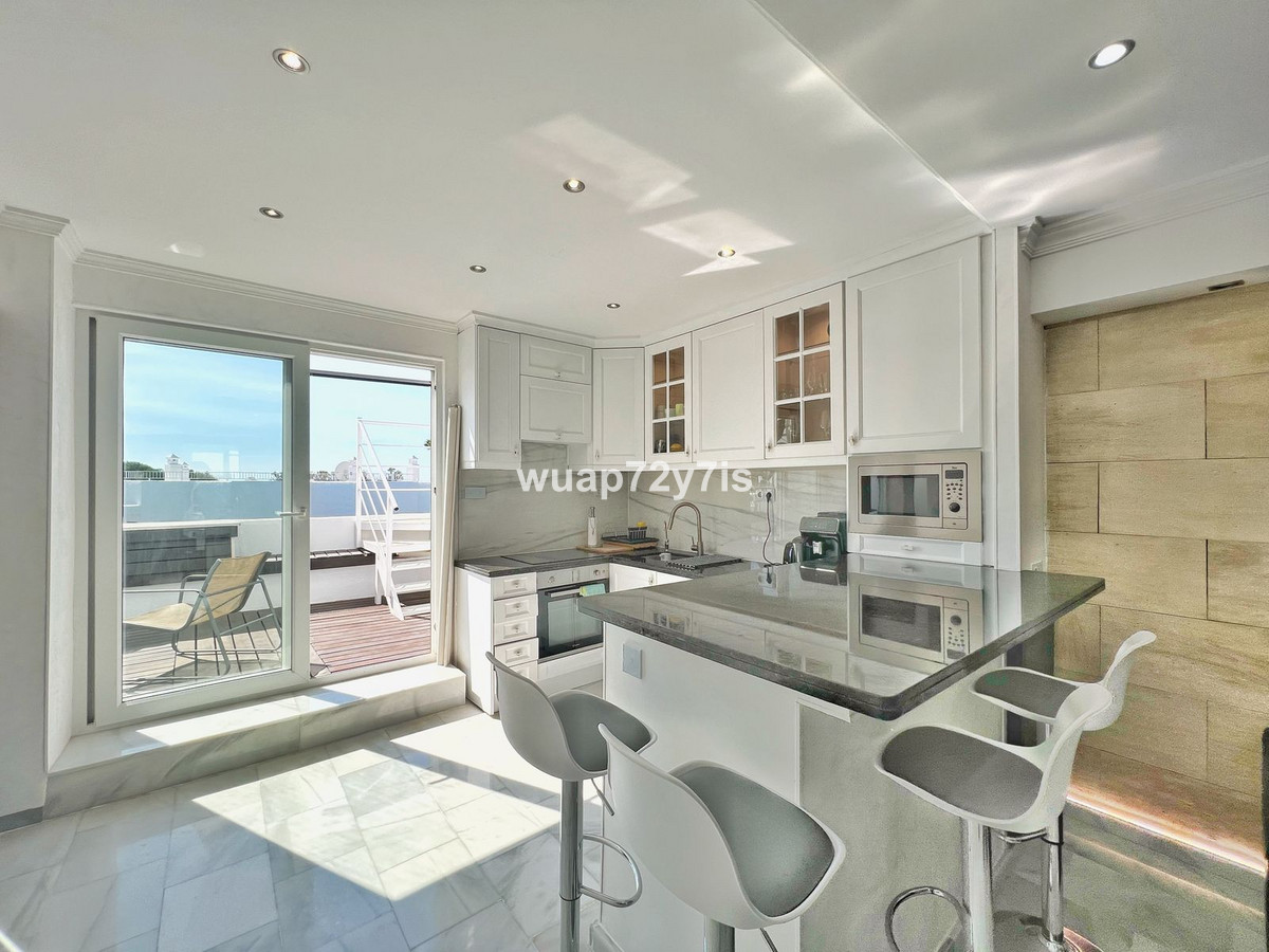 2 Bed Apartment for sale in El Paraiso Costa Del Sol, Málaga, Spain