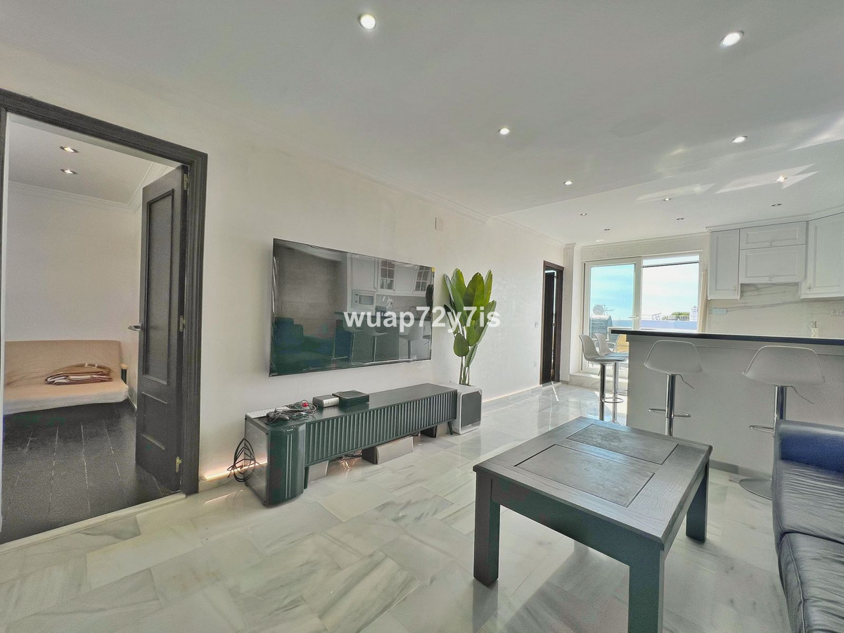 2 Bed Apartment for sale in El Paraiso Costa Del Sol, Málaga, Spain