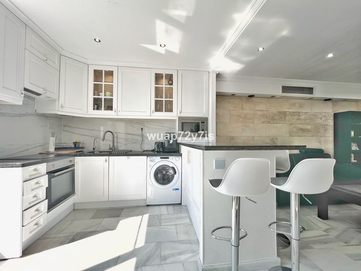 2 Bed Apartment for sale in El Paraiso Costa Del Sol, Málaga, Spain