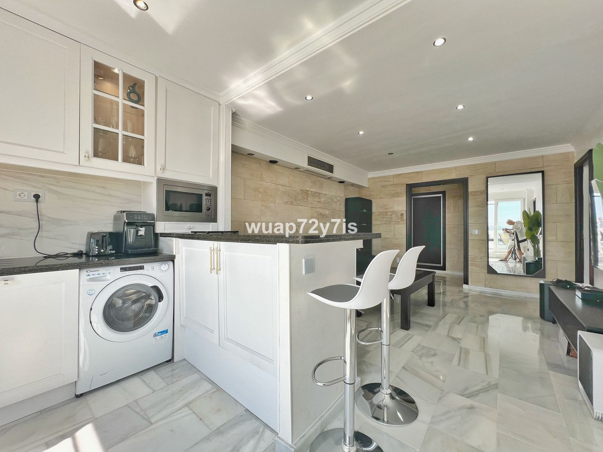 2 Bed Apartment for sale in El Paraiso Costa Del Sol, Málaga, Spain