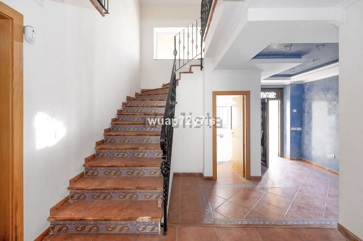 5 Bed Townhouse for sale in Benalmadena Costa Del Sol, Málaga, Spain