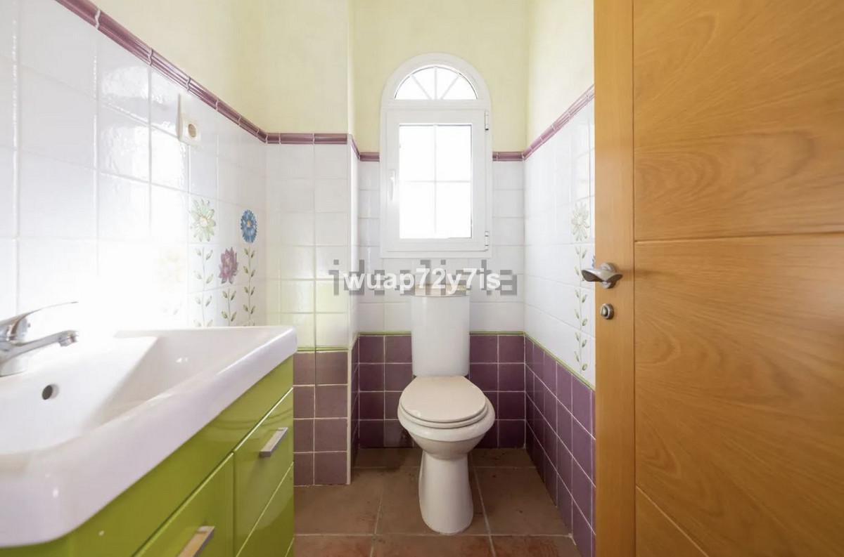 5 Bed Townhouse for sale in Benalmadena Costa Del Sol, Málaga, Spain