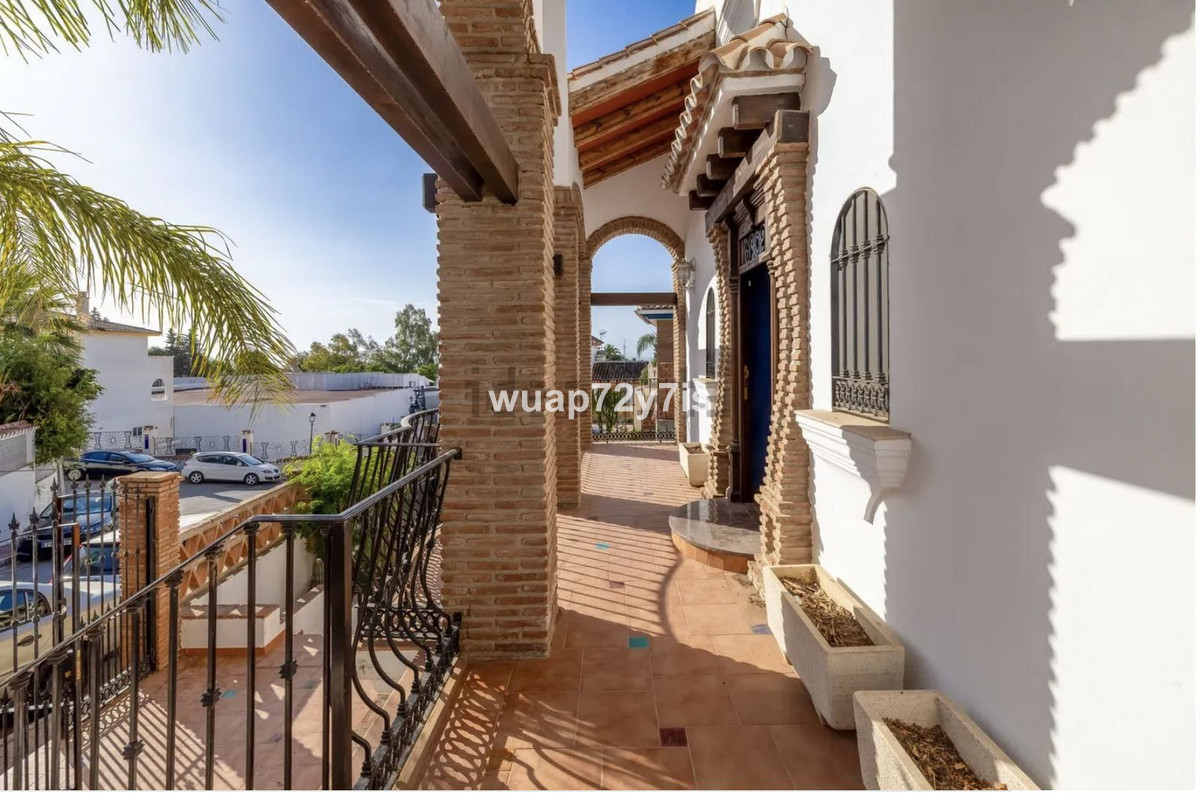 5 Bed Townhouse for sale in Benalmadena Costa Del Sol, Málaga, Spain