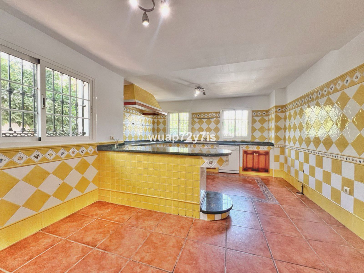5 Bed Townhouse for sale in Benalmadena Costa Del Sol, Málaga, Spain