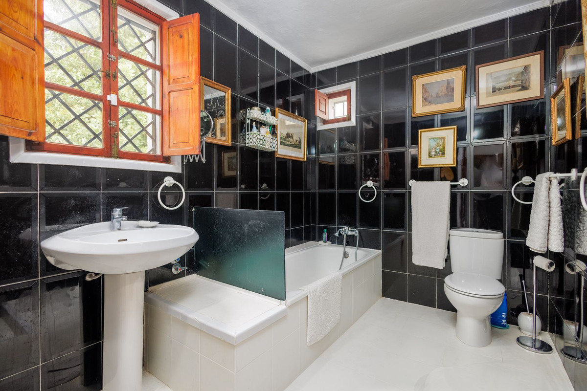Se vende Finca - Cortijo de 7 dormitorios en Costa Del Sol East, Málaga, España